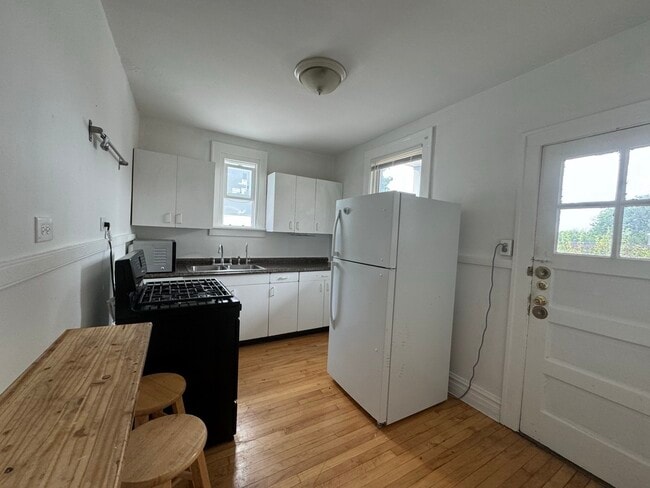 Photo - 28W573 Stafford Pl Unit 5