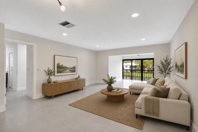 7898 Eastlake Dr Unit 7d