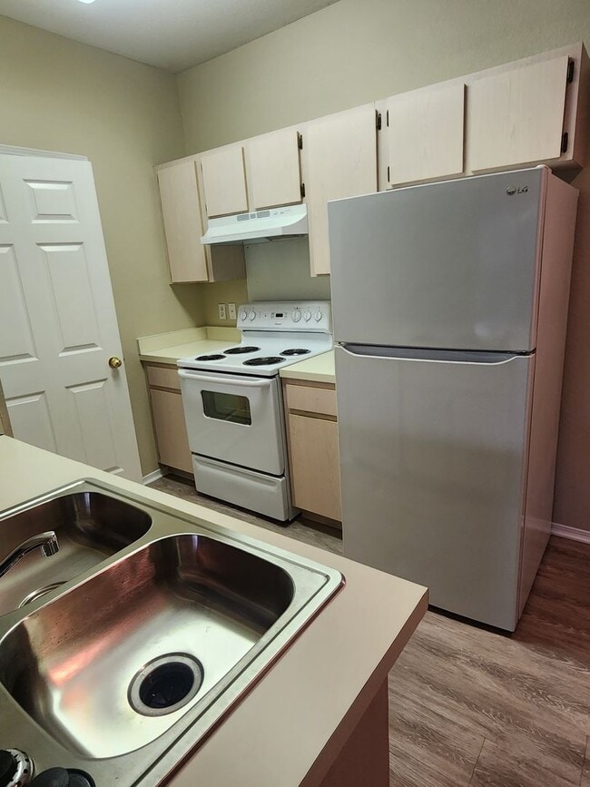 Photo - Holiday Special $500 off first full months rent- The Preserve at Temple Terrace