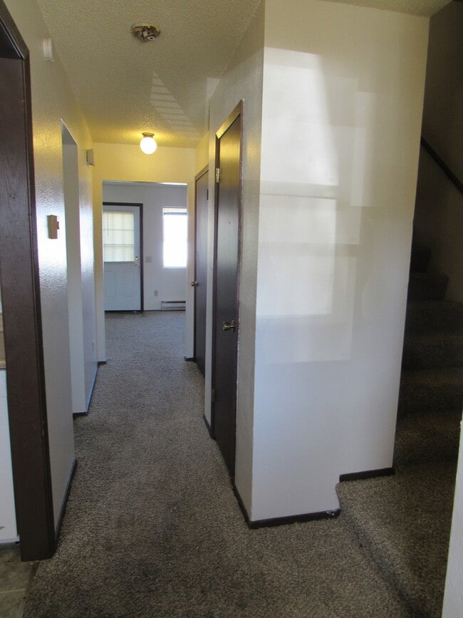 Photo - 3 Bdrm Townhome-West Side! Unit D
