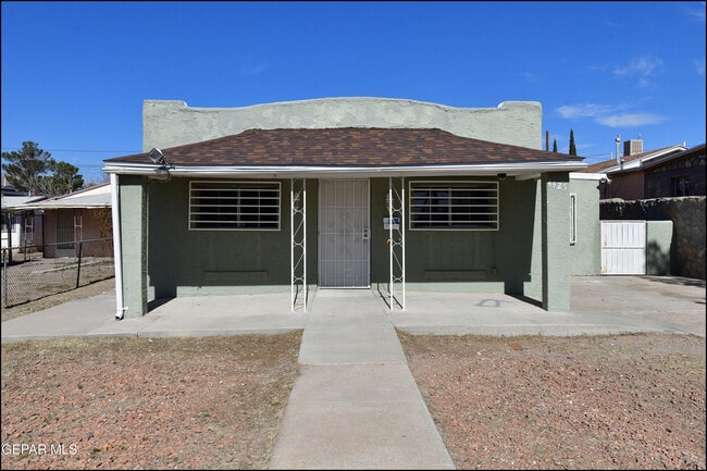 Photo - 4425 La Luz Ave