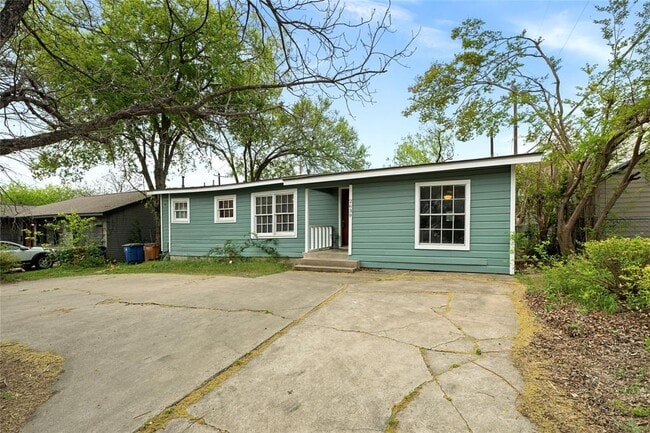 Photo - 2639 W 45th St