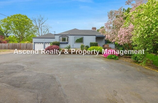 Photo - Available NOW! 3 Level 4bed/3bath Convenie...