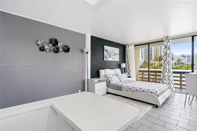 Photo - 6484 Indian Creek Dr Unit 317