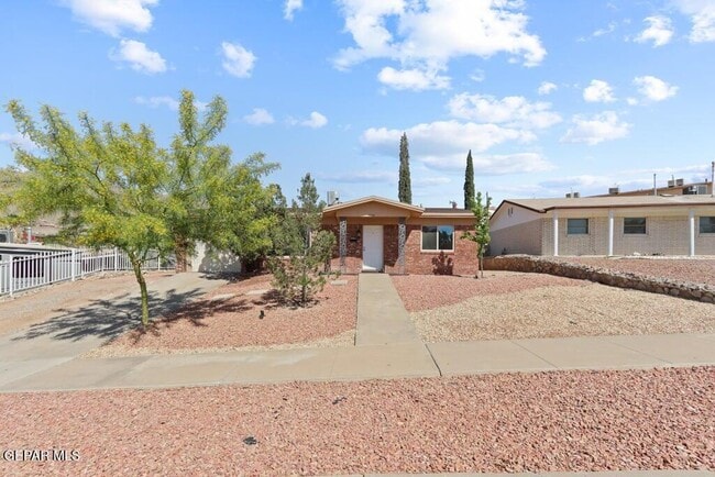 Photo - 304 Carnival Dr