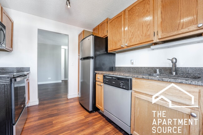 Photo - 100 W Chestnut St Unidad 1904