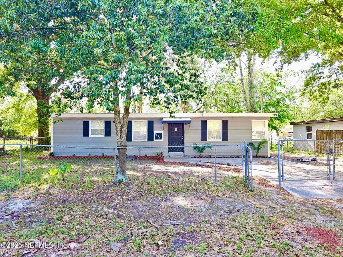 Photo - 10536 Wooster Dr House