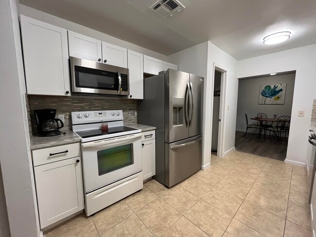 Photo - 1332 SW 28th St Casa