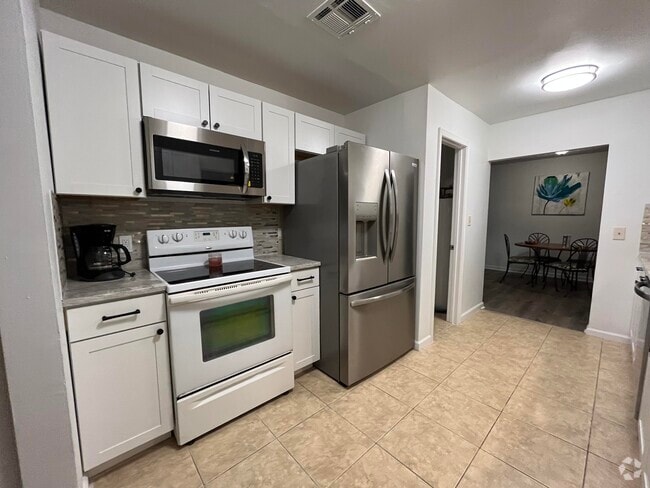 Building Photo - 1332 SW 28th St Rental