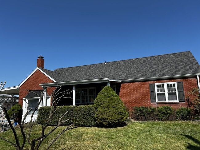 Photo - 169 Jr St House