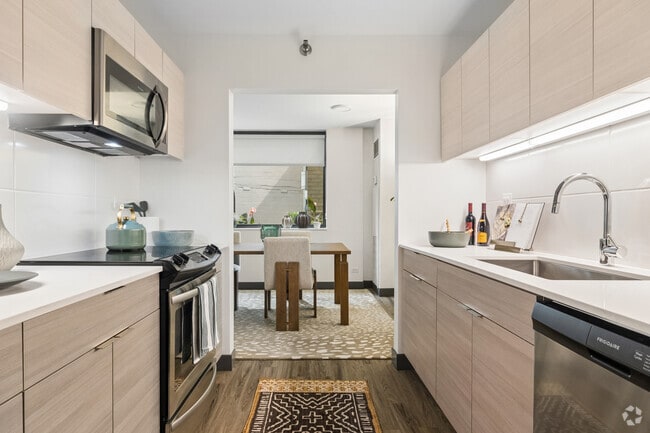 1BR, 1BA - 895SF - Kitchen