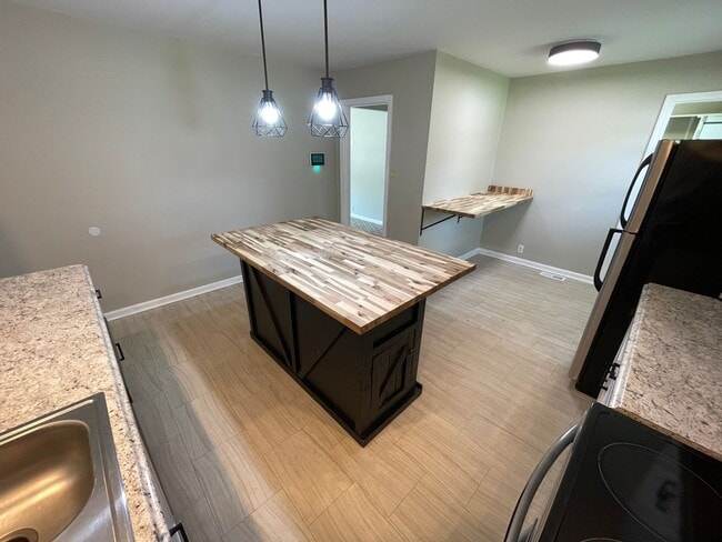 Photo - 1608 Bonnie Brae Dr