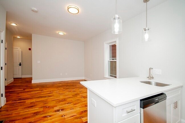 Photo - 205 Marion St Unit 2