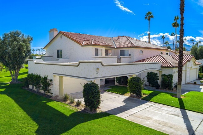 Building Photo - 270 Vista Royale Cir E