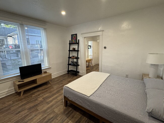 Photo - 182 N St Unit 2