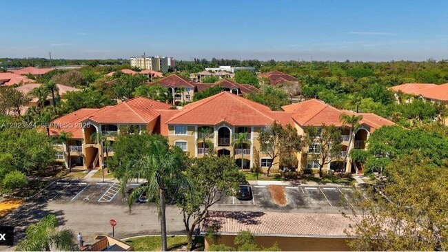Photo - 5530 NW 61st St Unidad 321