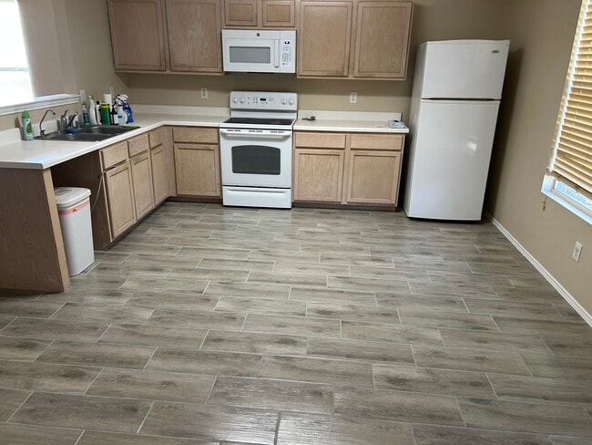 Photo - 7912 Canoe Ridge Ln