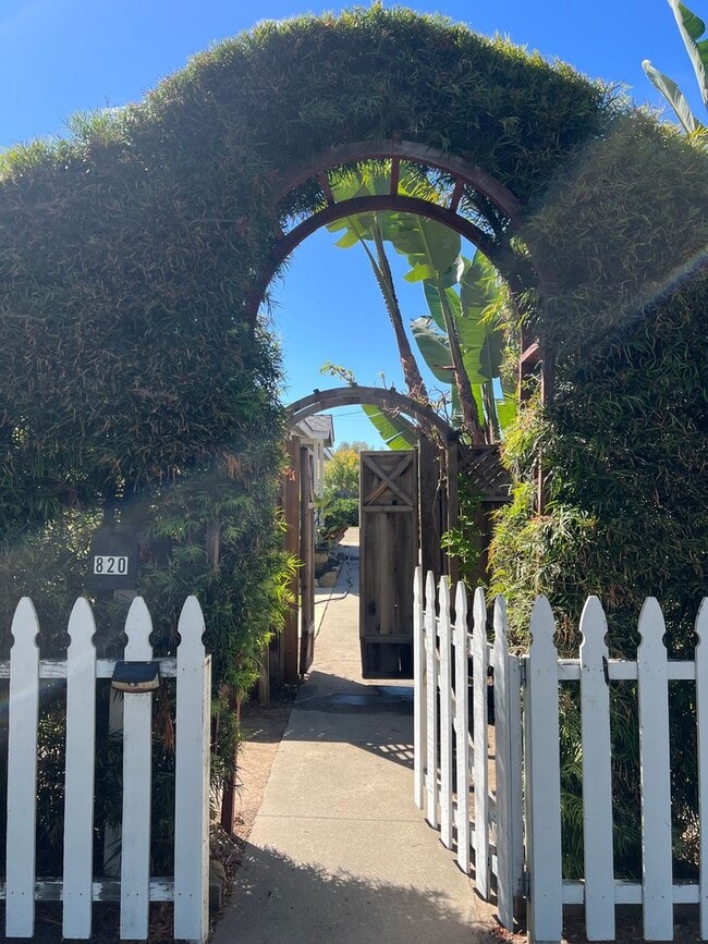 Photo - Charming 2 bdrm, 1 bath, + Bonus Room