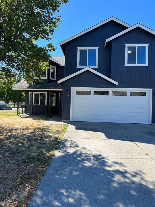 5 br, 3 bath House - 3118 SW Metolius - 5 br, 3 bath House - 3118 SW Metolius
