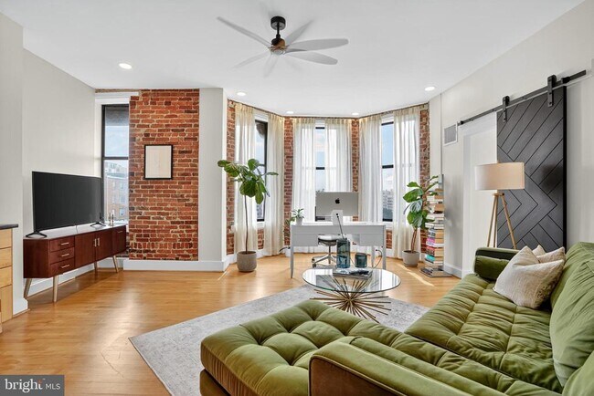 Building Photo - 1615 Q St NW Unit 601