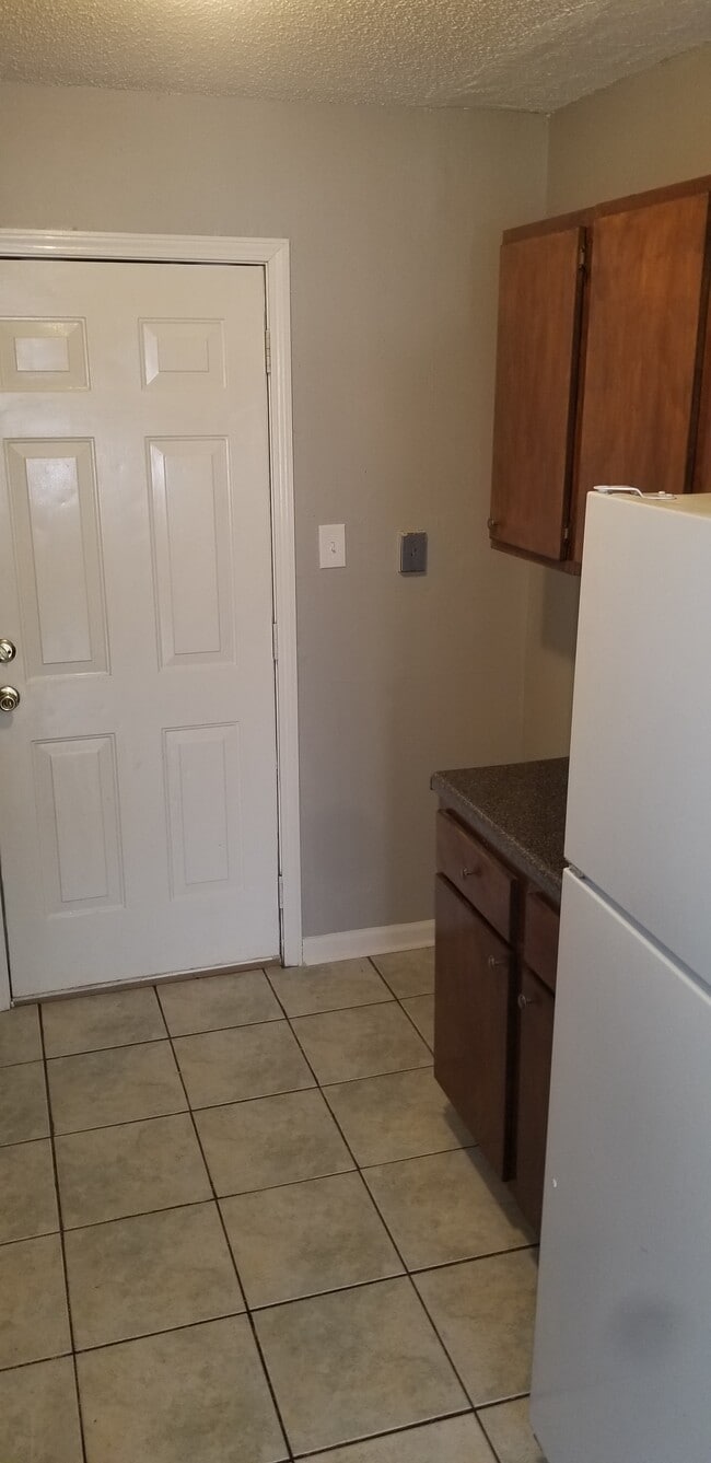 Photo - 1345-47 Halcomb ln 38127