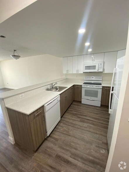 Building Photo - 18335 NW 68th Ave Unit 790-519 Rental