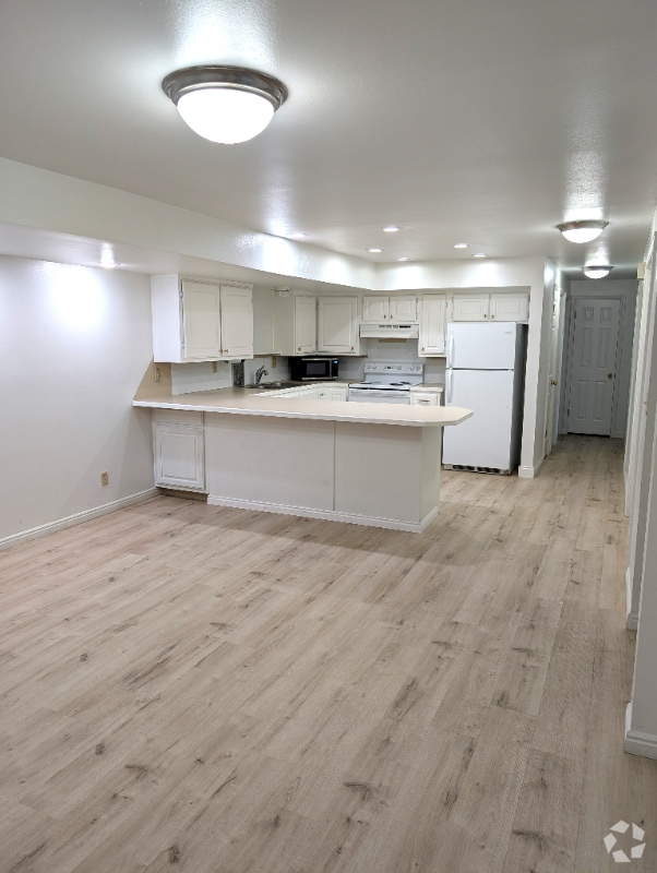 Building Photo - 1643 Willowbrook Dr Rental