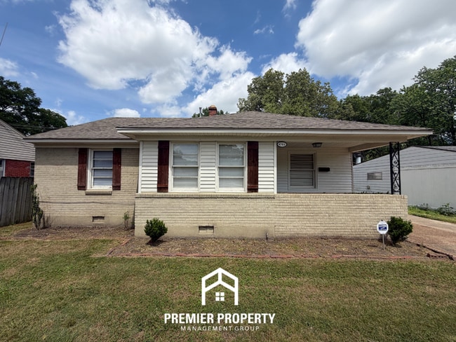 Building Photo - Charming 2BR/1BA Near Berclair | Hardwood Floors & Large Fenced Backyard
