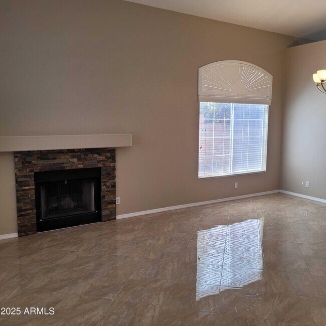 Photo - 832 N Benson Ln