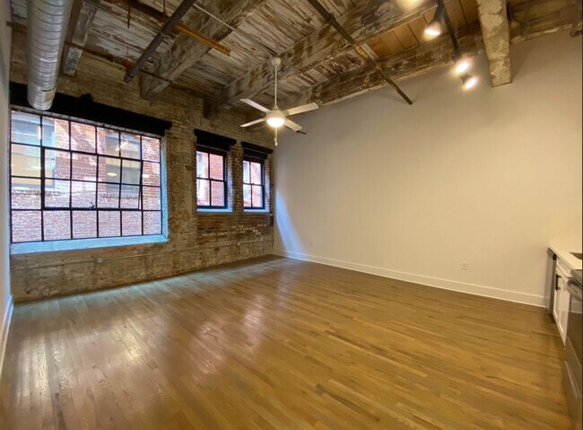 Photo - Lofts At Abrams Fixtures