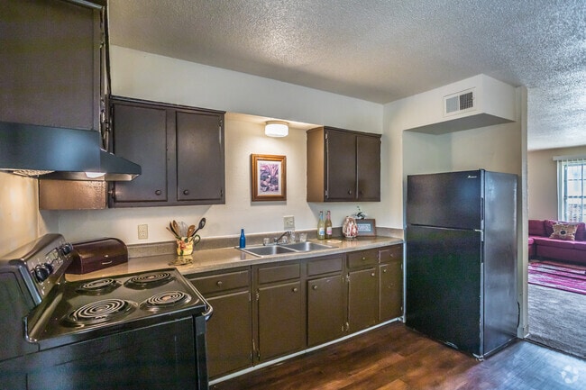 2 BR, 1 BA - 809 SF - Kitchen