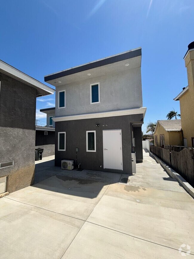 Building Photo - 3 bed 3 bath Home for Rent in San Diego WA...