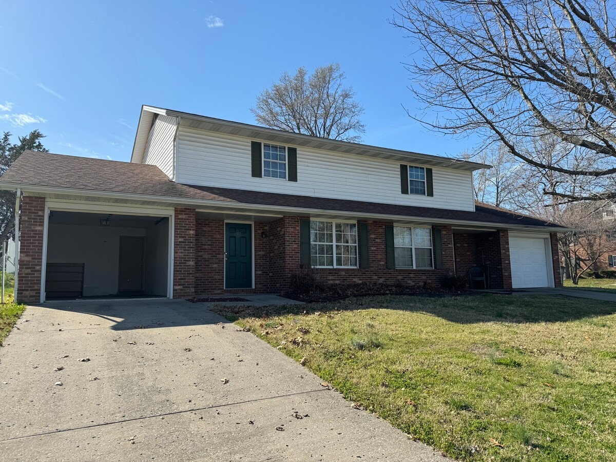 Photo - 109 N Pindwood Ln