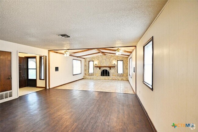 Building Photo - 1274 E Common St Rental
