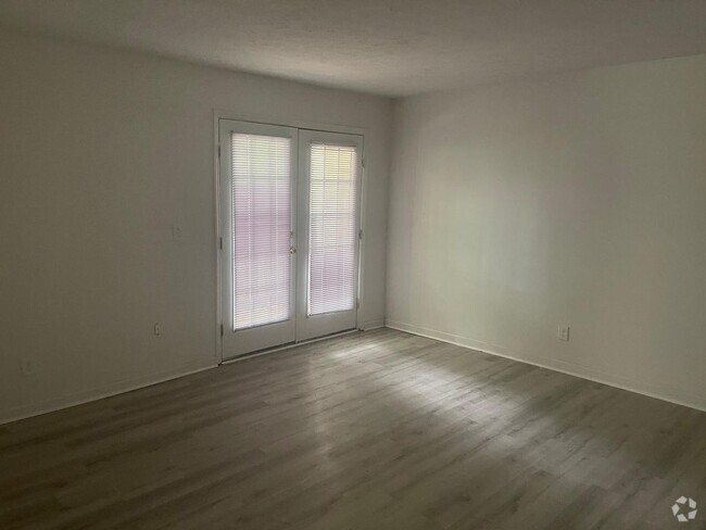 Building Photo - Modern 2-Bed, 1-Bath Oasis with Central Ai... Unit P-D2 Rental
