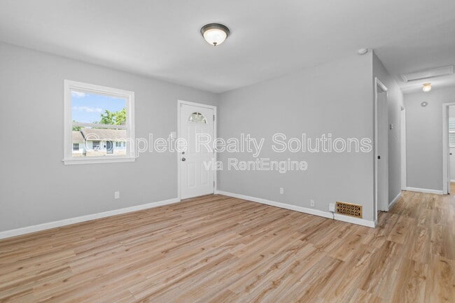 Photo - 10423 Balmoral Dr