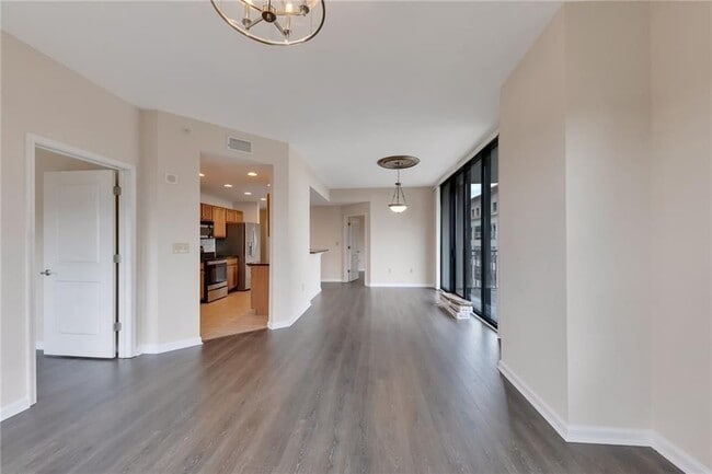 Photo - 3040 Peachtree Rd