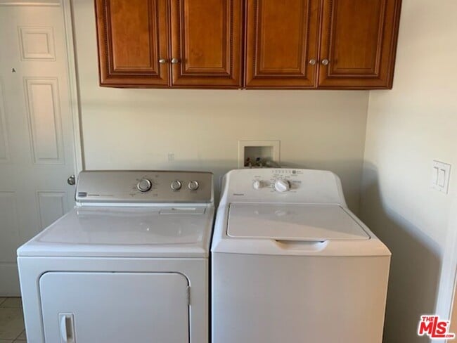 Photo - 1305 W 37th Pl