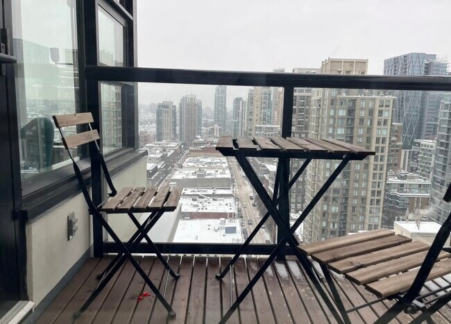 Photo - 928 Homer St