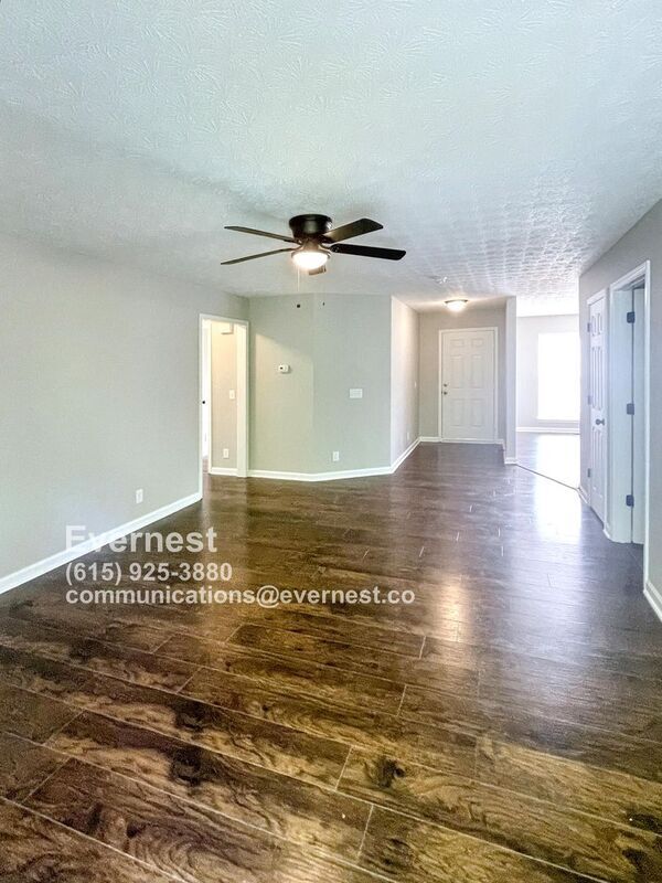 Photo - 636 Laramie Dr