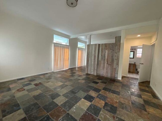 Photo - 915 Broadway St Unit 01