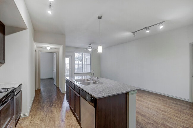 Summercrest Burleson Apartments