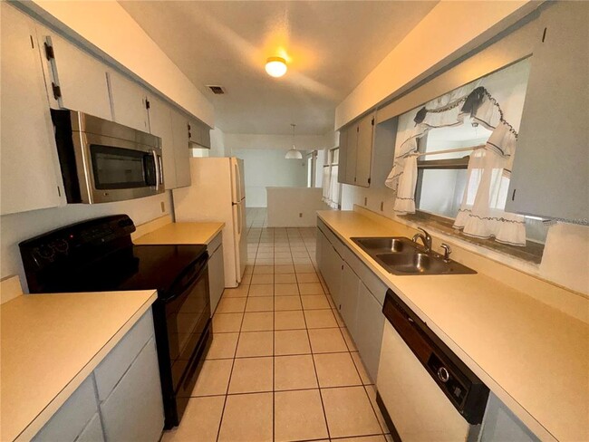 Photo - 117 Red Rose Cir