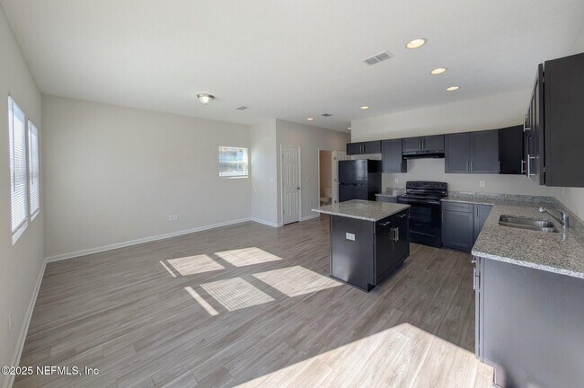 Photo - 6023 Carolines Ct