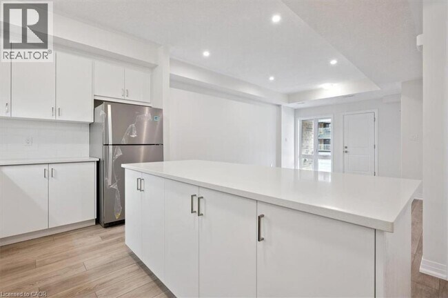 Photo - 71 REVERIE Wy