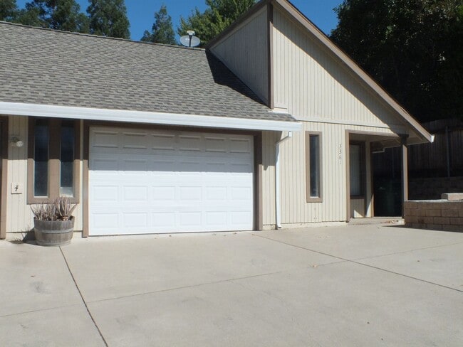 Photo - Rescue duplex 2/2 home with garage and fen...