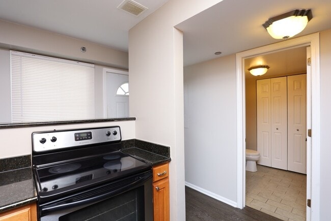 Photo - 4334 N Hazel St Unit 804