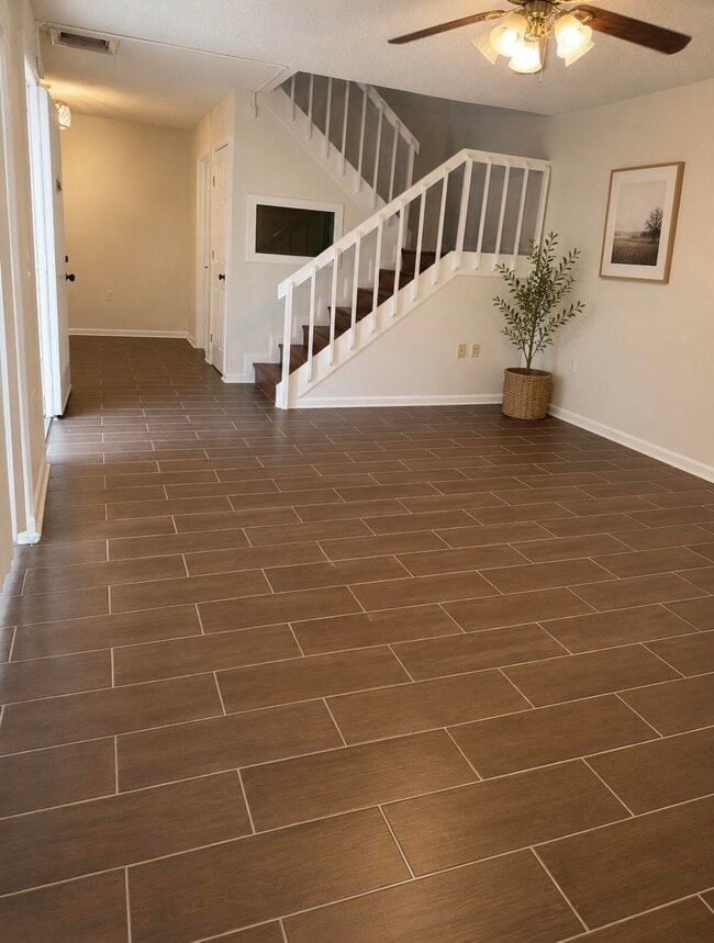 Photo - 1421 14th Ln