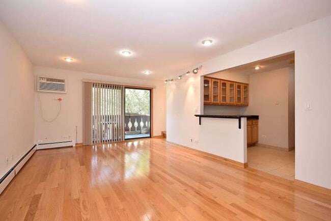 Building Photo - 20 Parkside Ct Unit 18