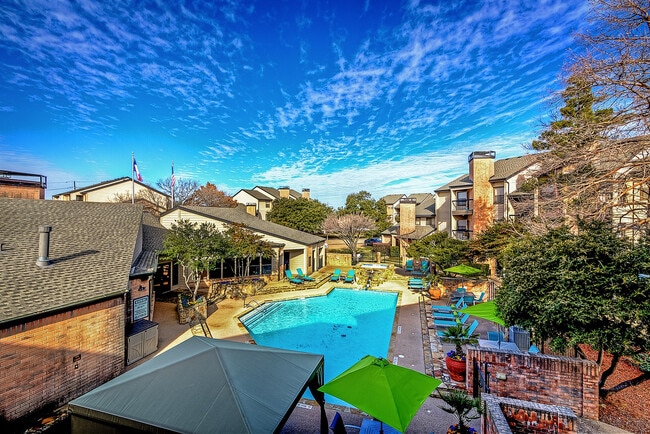 Spring Parc Apartment Homes Pool